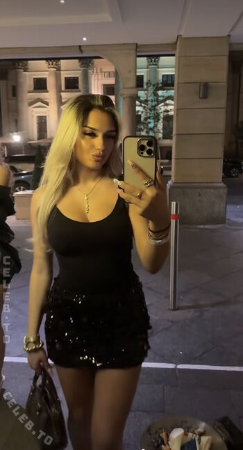 Full leaked Avendaaxs private onlyfans photo