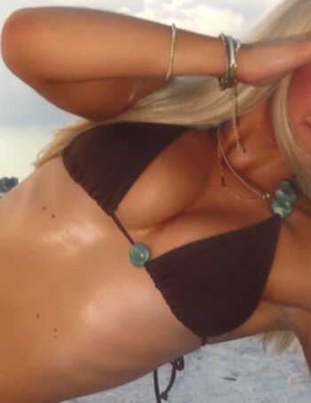 Full leaked Avery arthur private onlyfans photo