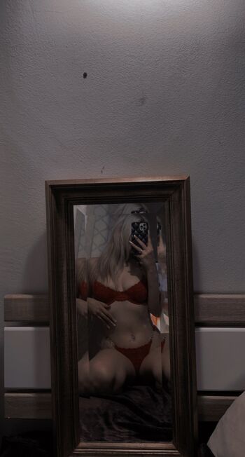 Full leaked Aveviki private onlyfans photo