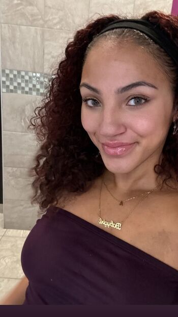 Full leaked Avi babyyy private onlyfans photo