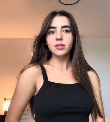 Full leaked Avia butler private photo