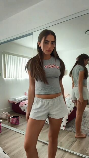 Full leaked Avia butler private photo