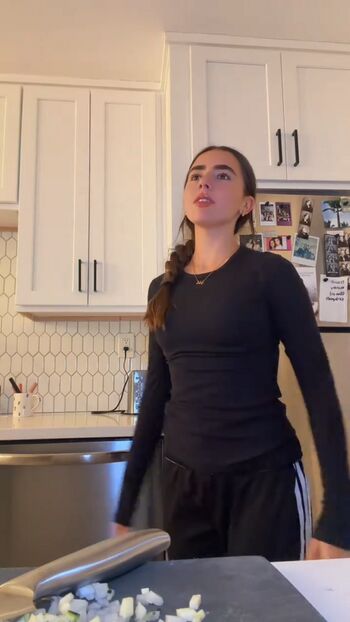 Full leaked Avia butler private photo