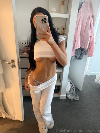 Full leaked Aviezhou private onlyfans photo
