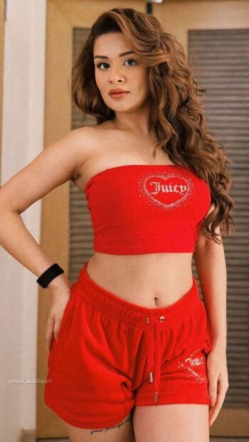 Full leaked Avneet kaur private photo