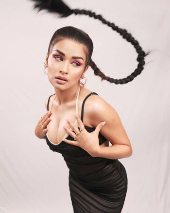 Full leaked Avneet kaur private photo
