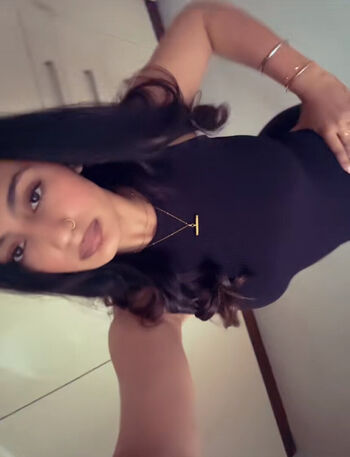 Full leaked Avneet kaur private photo