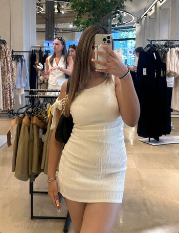 Full leaked Avneet kaur private photo