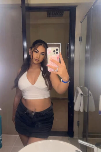 Full leaked Avneet kaur private photo