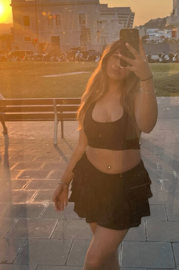 Full leaked Avneet kaur private photo