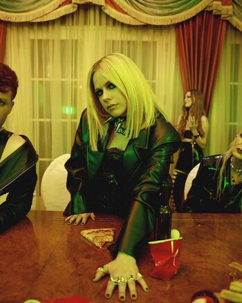 Full leaked Avril lavigne page private photo