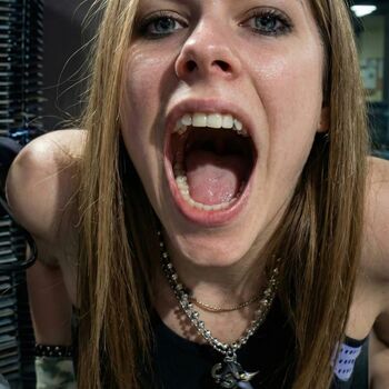Full leaked Avril lavigne page private photo
