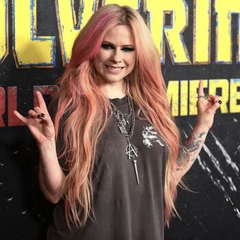 Full leaked Avril lavigne private photo