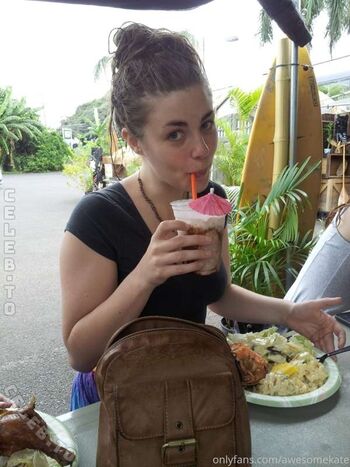 Full leaked Awesomekate private onlyfans photo