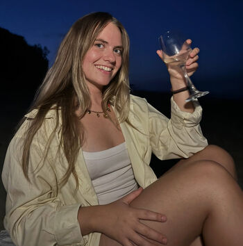 Full leaked Axelle maga private photo