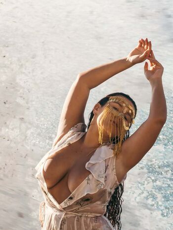 Full leaked Axellesuzukisinclair private onlyfans photo