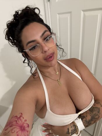 Full leaked Axhcaxh private onlyfans photo