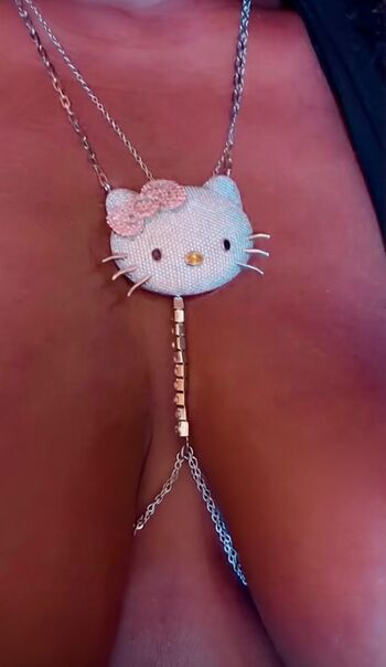 Full leaked Aya nakamura private photo