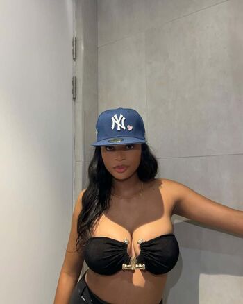 Full leaked Ayanda pambo private onlyfans photo