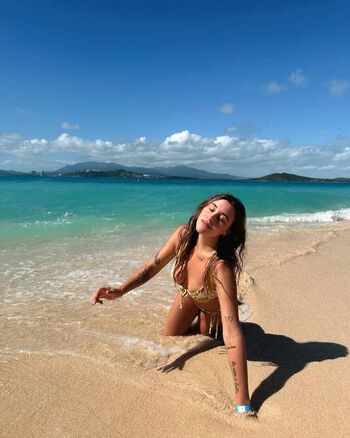 Full leaked Ayeisemi private onlyfans photo