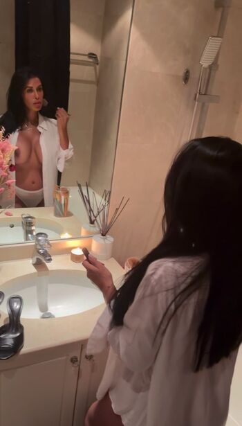 Full leaked Ayem nour private photo