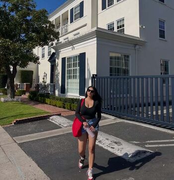 Full leaked Ayushaaaa private onlyfans photo