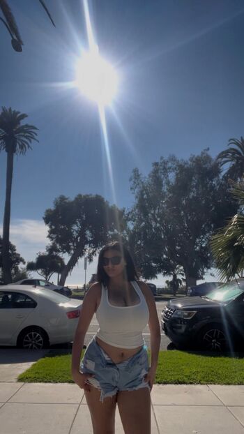 Full leaked Ayushaaaa private onlyfans photo