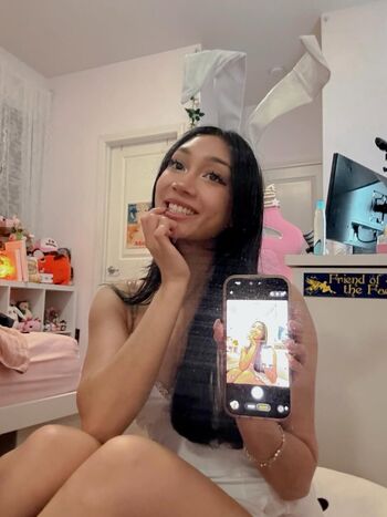 Full leaked Aziakiara private onlyfans photo