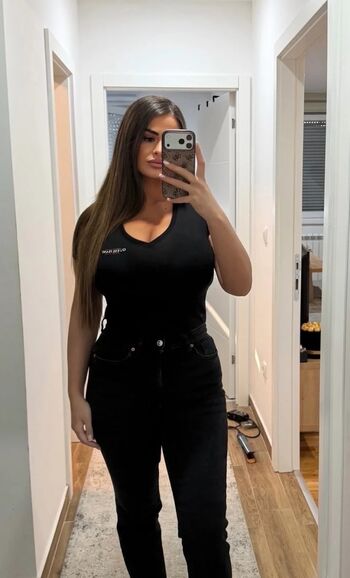 Full leaked Azra kameric private photo