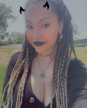 Full leaked Babeworship private photo