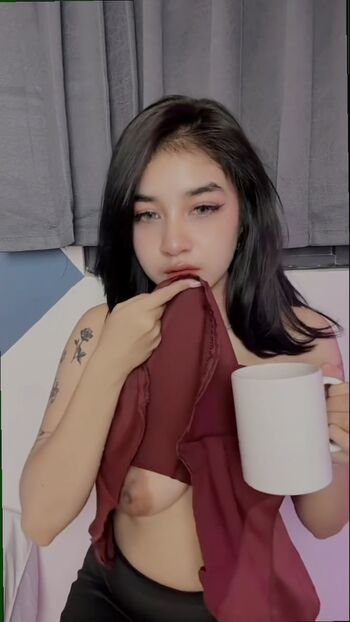 Full leaked Baby yara private photo