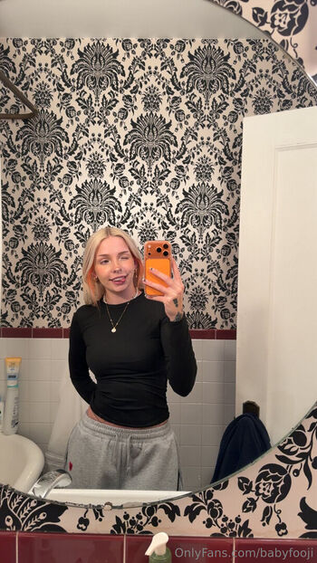 Full leaked Babyfooji peachtot private onlyfans photo