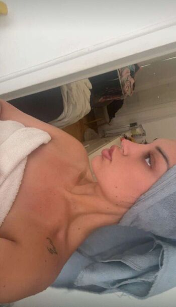 Full leaked Baddestines private photo