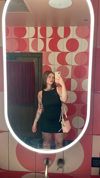 Full leaked Badgal private photo