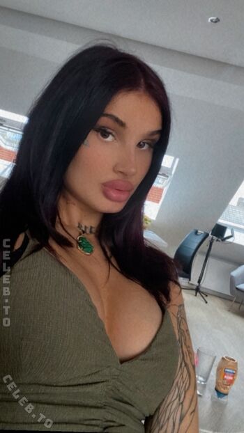 Full leaked Badgybabe private photo