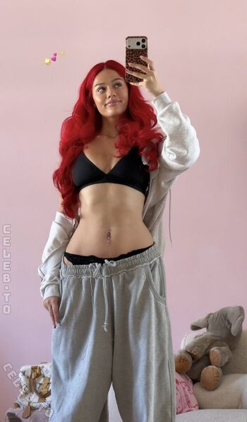 Full leaked Badmomzjay private onlyfans photo