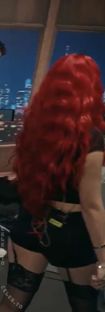 Full leaked Badmomzjay private photo