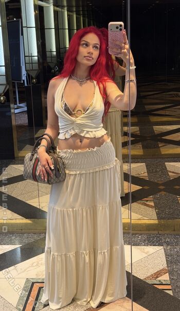 Full leaked Badmomzjay page private photo