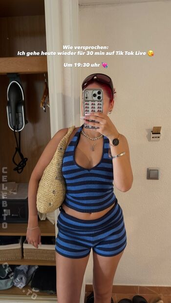 Full leaked Badmomzjay private photo