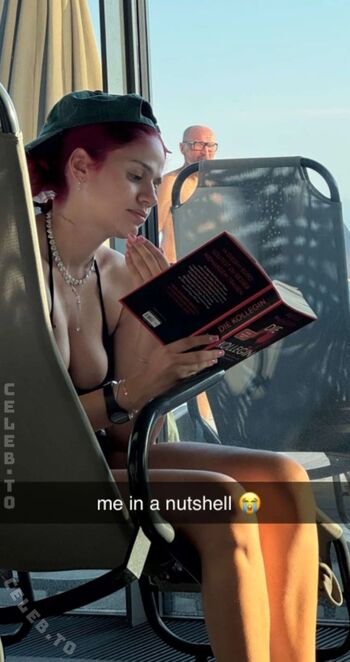 Full leaked Badmomzjay private photo