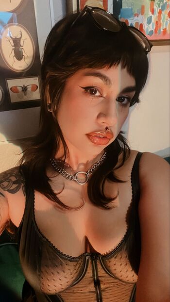 Full leaked Badnosebleed private photo