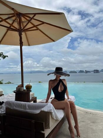 Full leaked Baek si young private photo