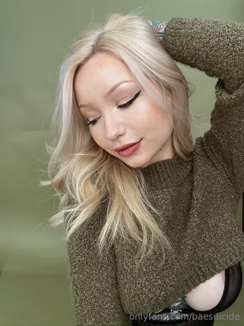 Full leaked Baesuicide page private onlyfans photo