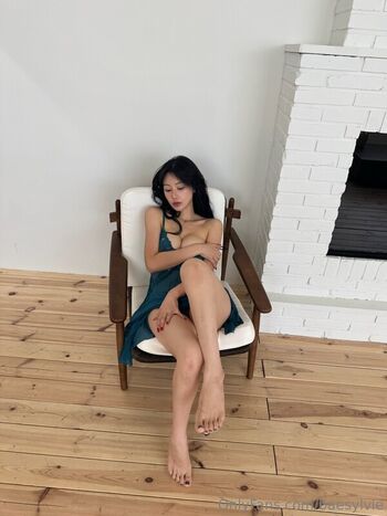 Full leaked Baesylvie page private photo
