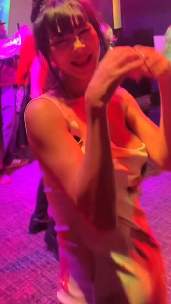 Full leaked Bai ling  page private photo