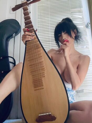 Bai Ling