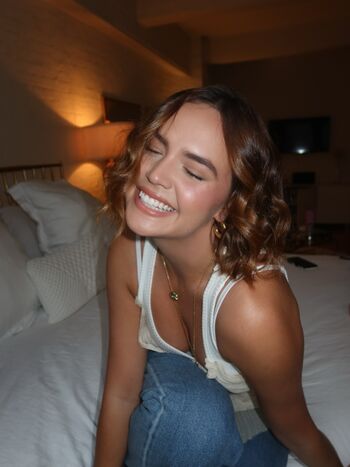 Full leaked Bailee madison private photo