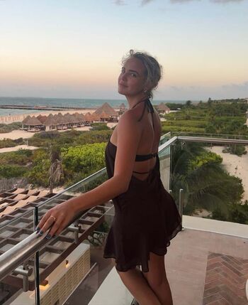 Full leaked Bailee madison private photo