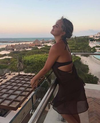 Full leaked Bailee madison private photo