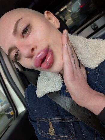 Full leaked Bald bunny private photo